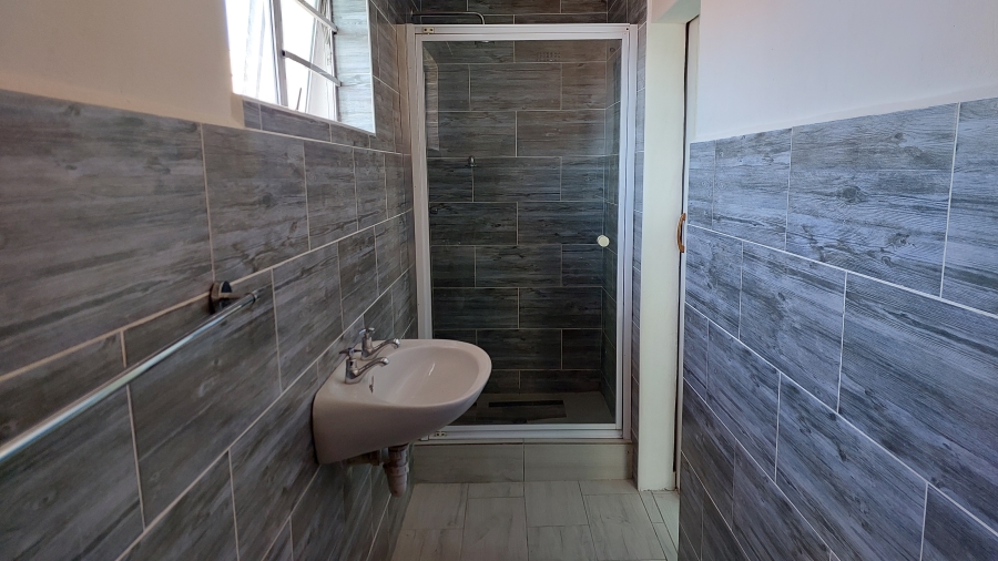 5 Bedroom Property for Sale in Ravensmead Western Cape